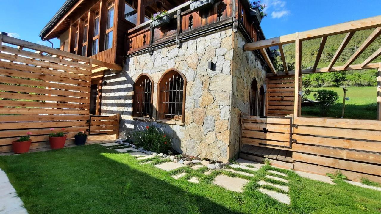 Chalet Serre Cambeou Piscine&Spa Saint-Chaffrey Exterior photo