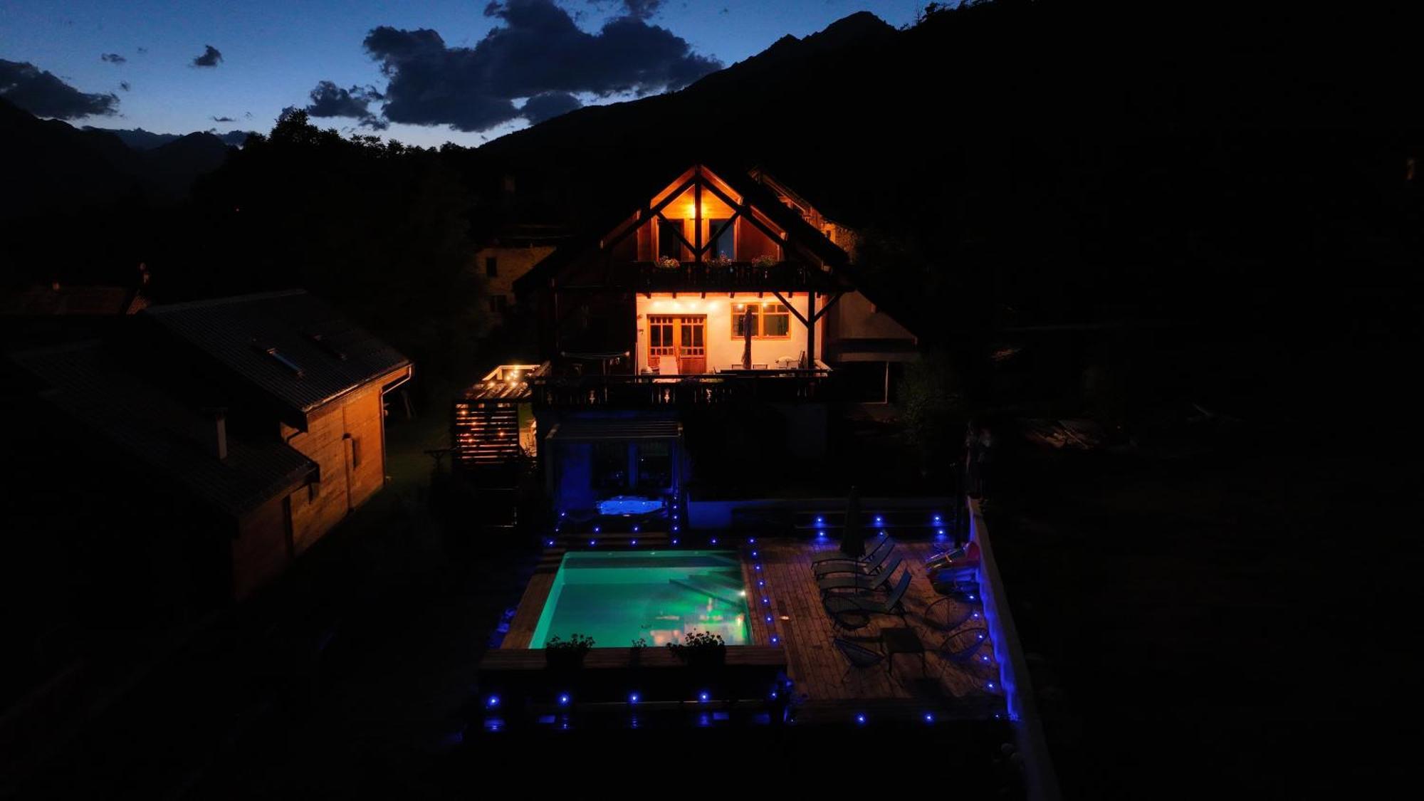 Chalet Serre Cambeou Piscine&Spa Saint-Chaffrey Exterior photo